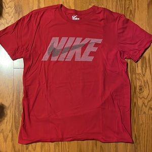 Nike Men’s T-Shirt Size L